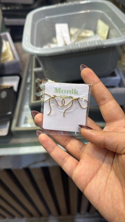 گوشواره طلای ۱۸ عیار مدل پاپیون، سبک، خاص و محبوب میان دختران جوان