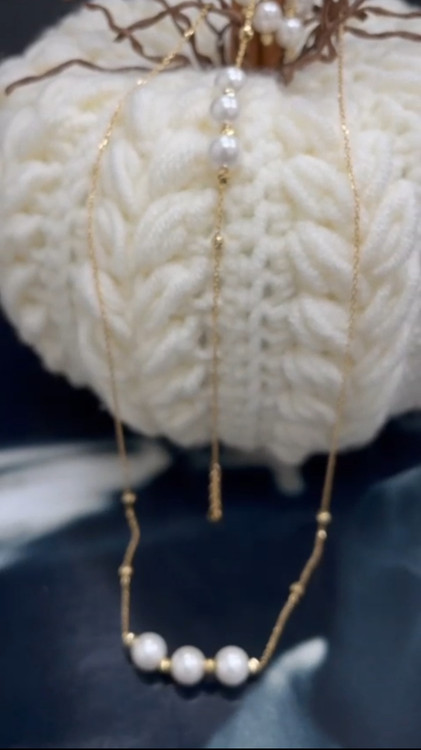 نیمست مروارید زنانه طلای ۱۸ عیار با وزن ۳.۴۸۰ گرم – طراحی ظریف و کلاسیک