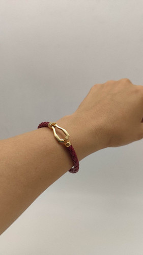 دستبند چرم امگا مردانه با طلا – مناسب استایل رسمی و کژوال